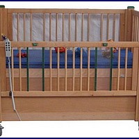 4 funkciós elektromos intenzív gyerek ágy